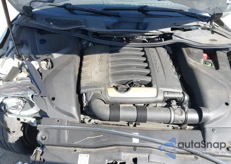 2017 Porsche Cayenne Platinum Edition z USA, uszkodzony, nr VIN WP1AA2A24HKA89034